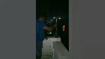 ФЕЙЕРВЕРК ЗАЛЕТЕЛ В ОКНО😱💣